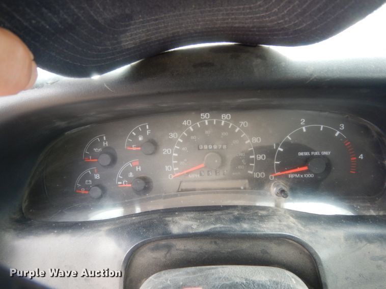 image for item DC2021 2000 Ford F650  flatbed truck with fuel / lube system