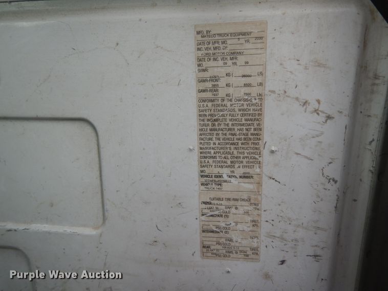 image for item DC2021 2000 Ford F650  flatbed truck with fuel / lube system