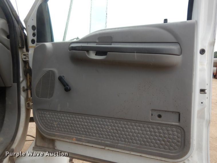 image for item DC2021 2000 Ford F650  flatbed truck with fuel / lube system