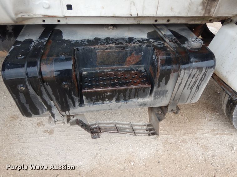 image for item DC2021 2000 Ford F650  flatbed truck with fuel / lube system