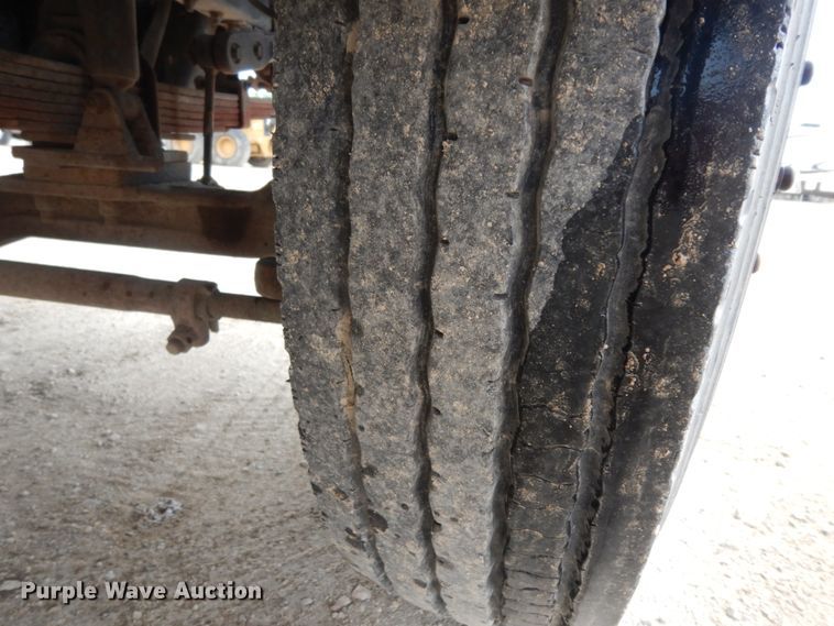 image for item DC2021 2000 Ford F650  flatbed truck with fuel / lube system