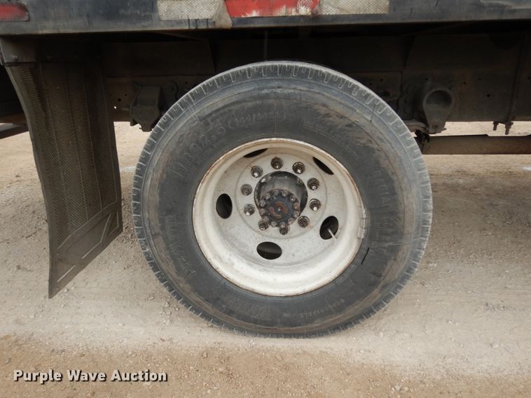 image for item DC2021 2000 Ford F650  flatbed truck with fuel / lube system