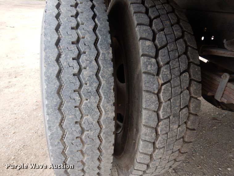 image for item DC2021 2000 Ford F650  flatbed truck with fuel / lube system