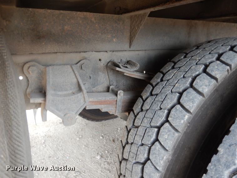 image for item DC2021 2000 Ford F650  flatbed truck with fuel / lube system