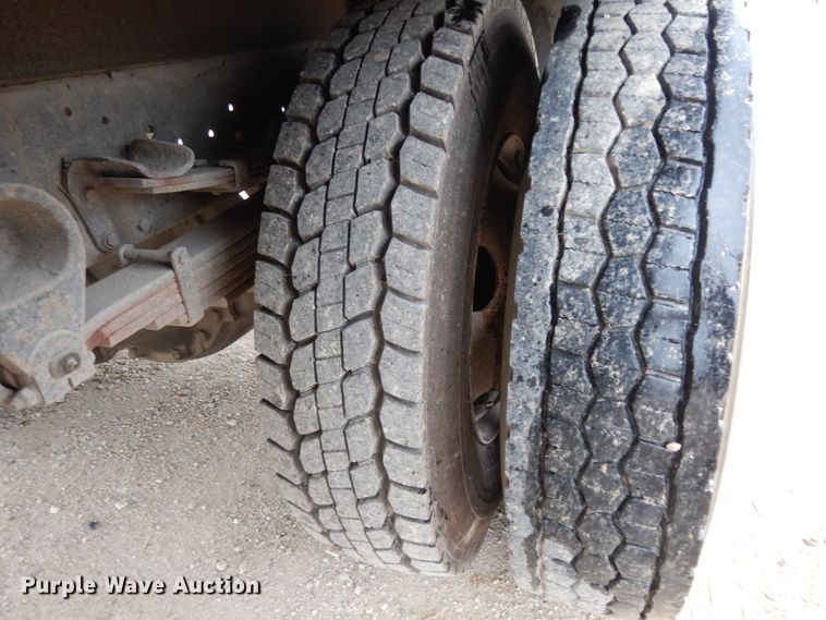 image for item DC2021 2000 Ford F650  flatbed truck with fuel / lube system