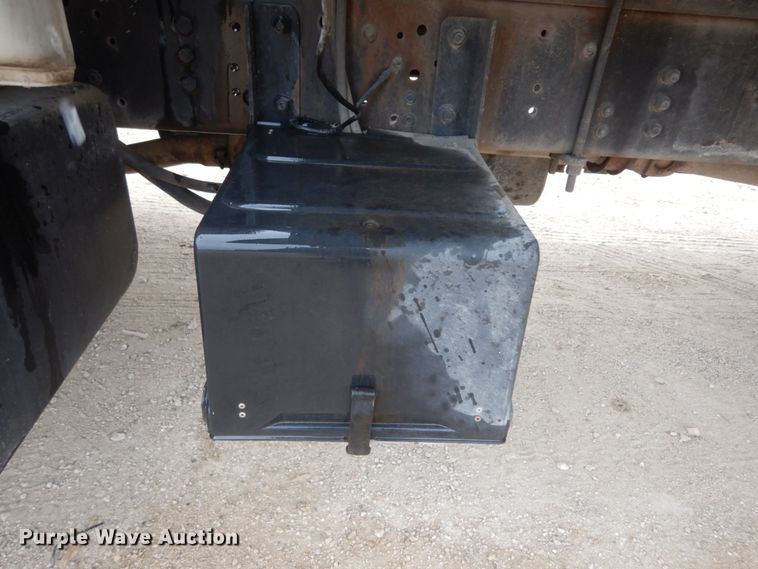 image for item DC2021 2000 Ford F650  flatbed truck with fuel / lube system