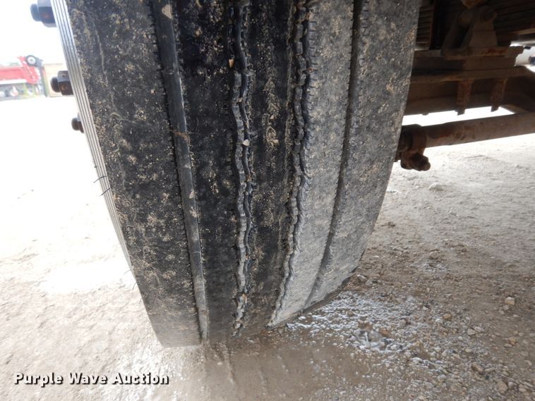 image for item DC2021 2000 Ford F650  flatbed truck with fuel / lube system