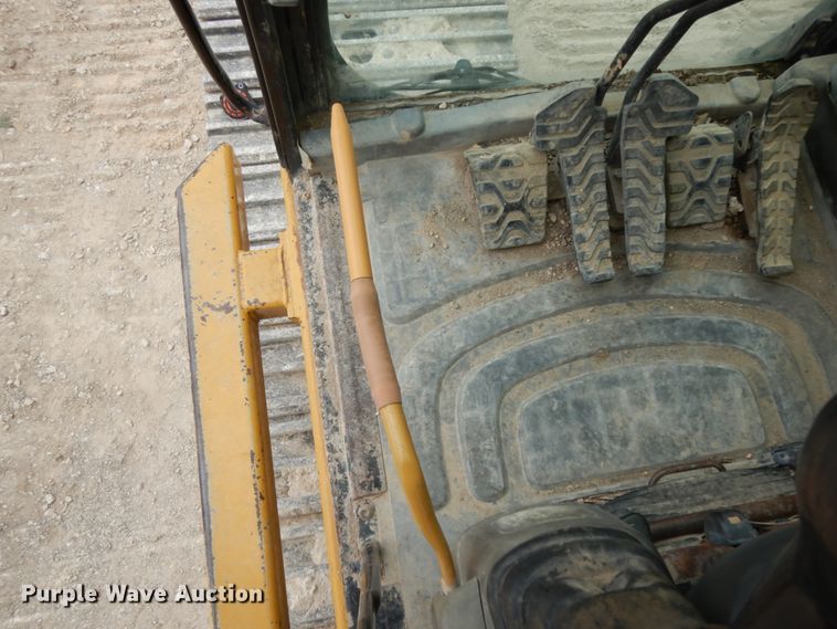 image for item DC2022 2007 Caterpillar 330DL  excavator