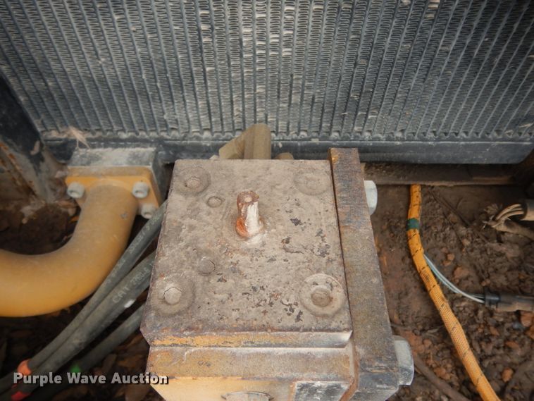 image for item DC2022 2007 Caterpillar 330DL  excavator