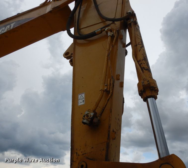 image for item DC2022 2007 Caterpillar 330DL  excavator