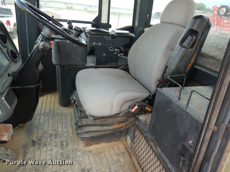 image for item DC2023 2004 John Deere 544J  wheel loader