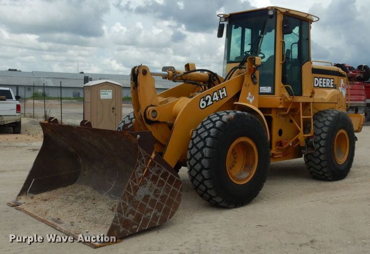 2000 John Deere 624H wheel loader in New Braunfels, TX Item DC2024