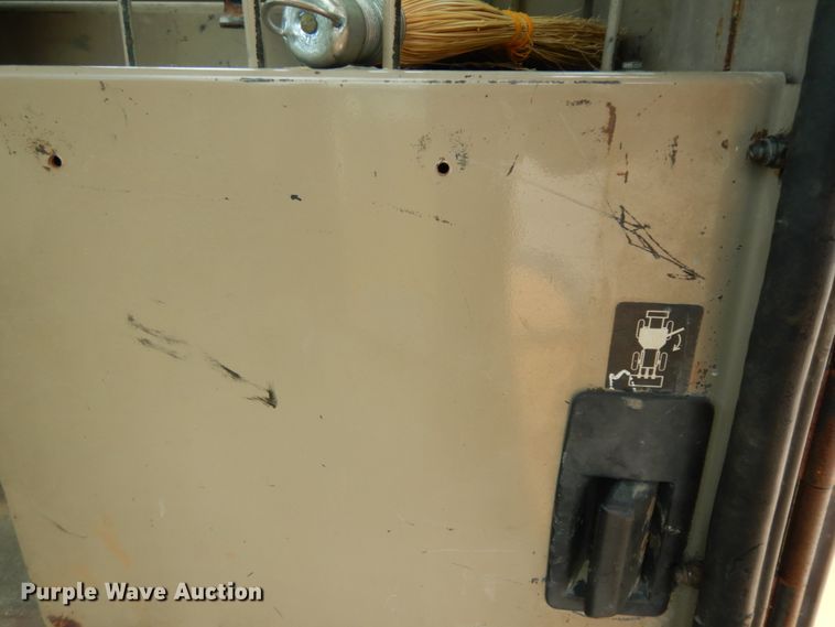 image for item DC2024 2000 John Deere 624H  wheel loader