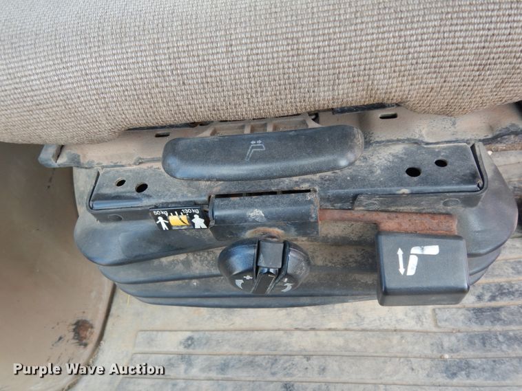 image for item DC2024 2000 John Deere 624H  wheel loader