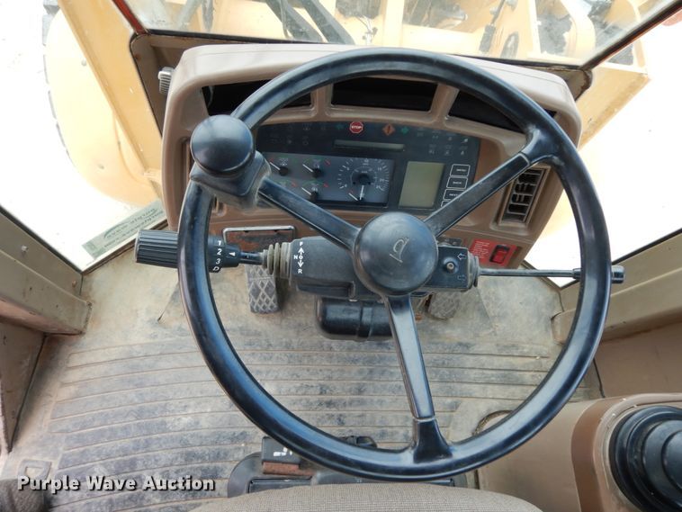 image for item DC2024 2000 John Deere 624H  wheel loader