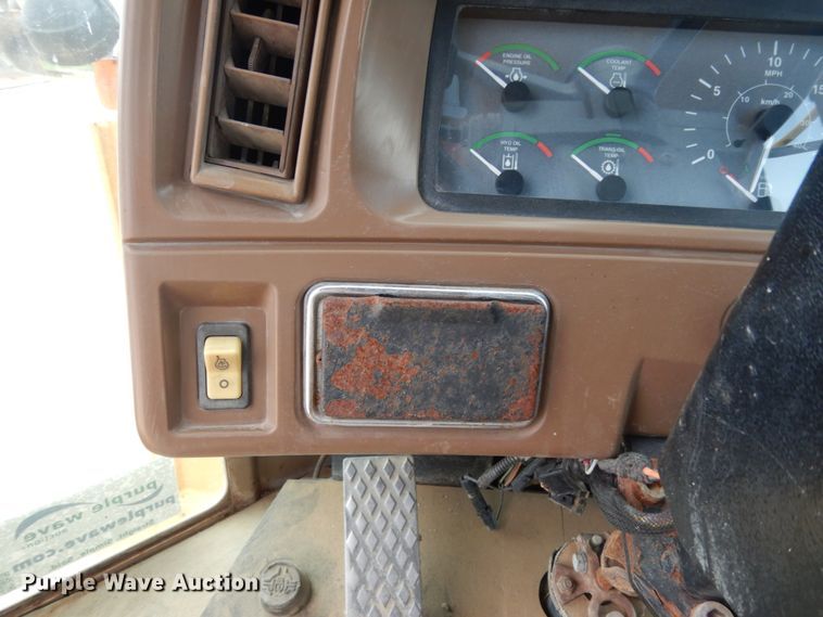 image for item DC2024 2000 John Deere 624H  wheel loader