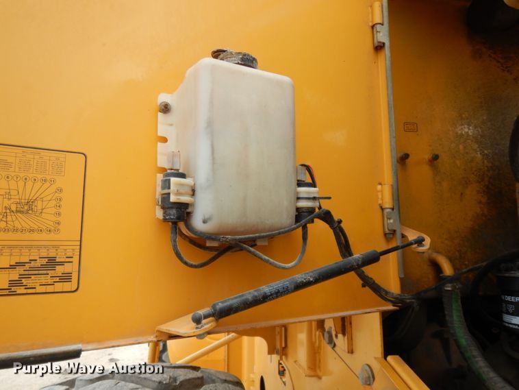 image for item DC2024 2000 John Deere 624H  wheel loader