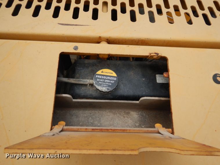 image for item DC2024 2000 John Deere 624H  wheel loader