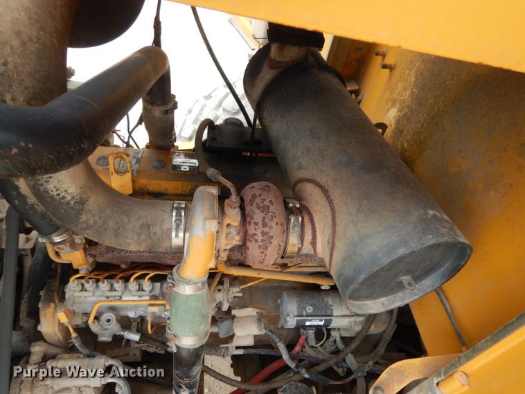 image for item DC2024 2000 John Deere 624H  wheel loader