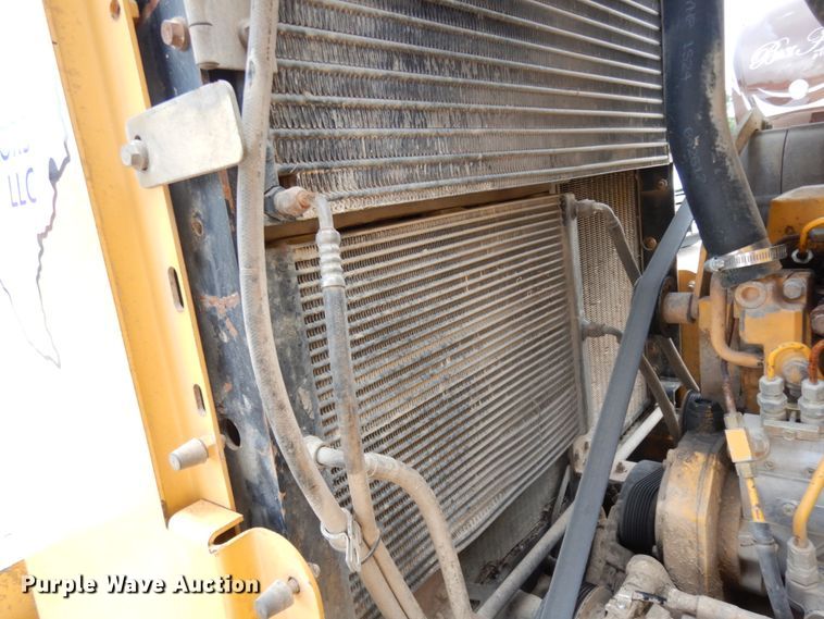 image for item DC2024 2000 John Deere 624H  wheel loader