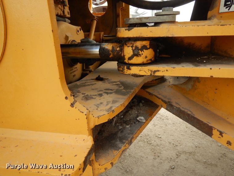 image for item DC2024 2000 John Deere 624H  wheel loader