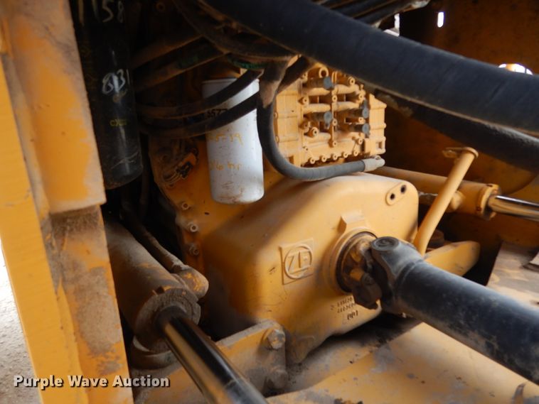 image for item DC2024 2000 John Deere 624H  wheel loader