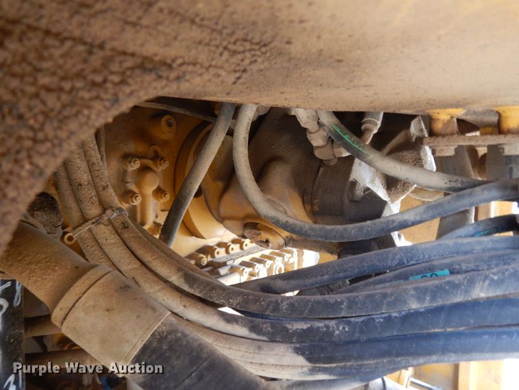 image for item DC2024 2000 John Deere 624H  wheel loader