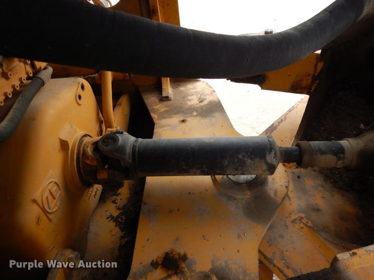 image for item DC2024 2000 John Deere 624H  wheel loader