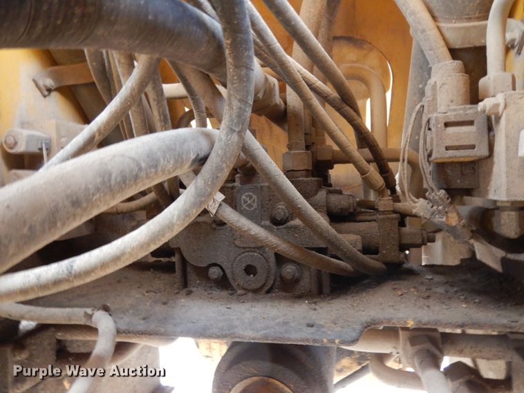 image for item DC2024 2000 John Deere 624H  wheel loader