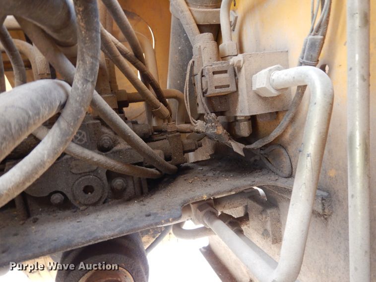 image for item DC2024 2000 John Deere 624H  wheel loader