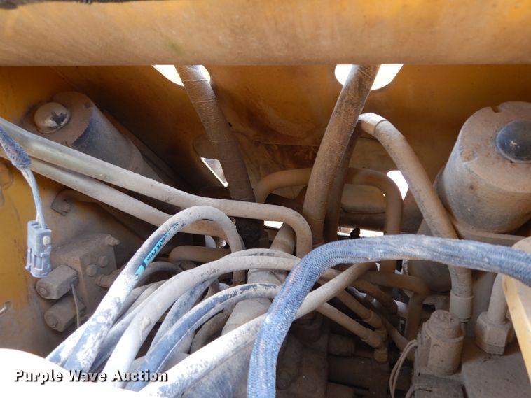 image for item DC2024 2000 John Deere 624H  wheel loader