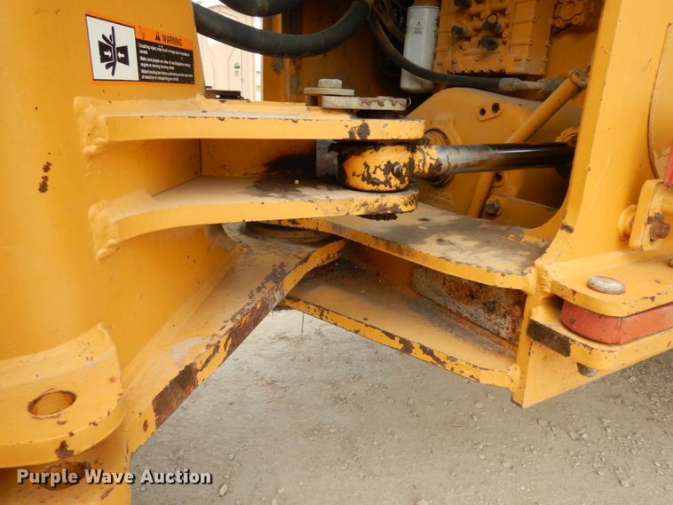 image for item DC2024 2000 John Deere 624H  wheel loader