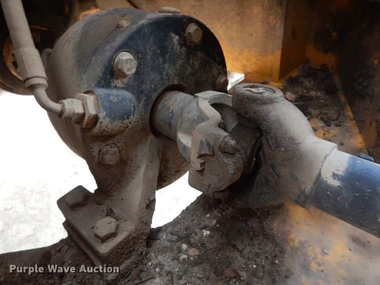 image for item DC2024 2000 John Deere 624H  wheel loader