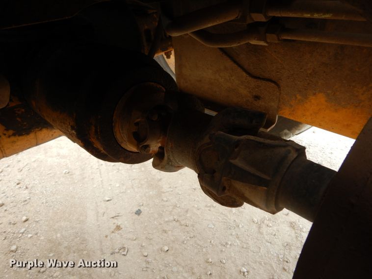 image for item DC2024 2000 John Deere 624H  wheel loader