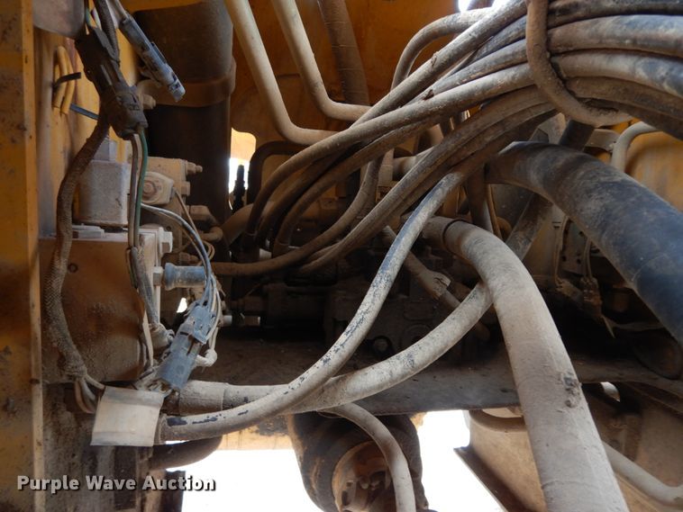 image for item DC2024 2000 John Deere 624H  wheel loader