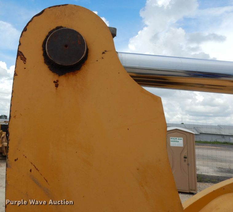 image for item DC2024 2000 John Deere 624H  wheel loader