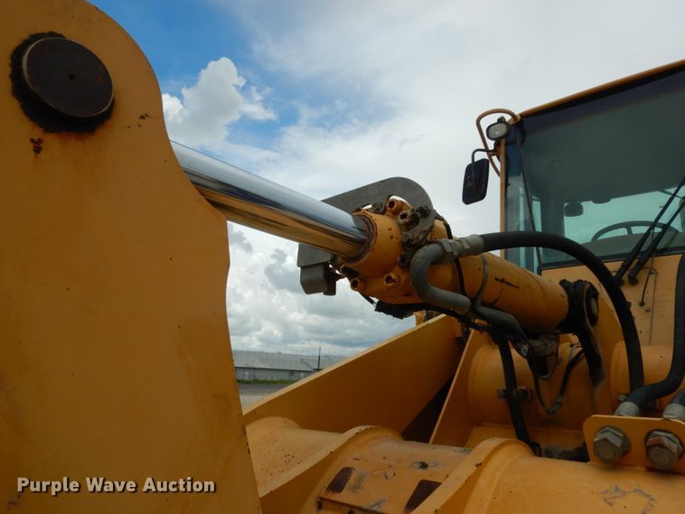 image for item DC2024 2000 John Deere 624H  wheel loader