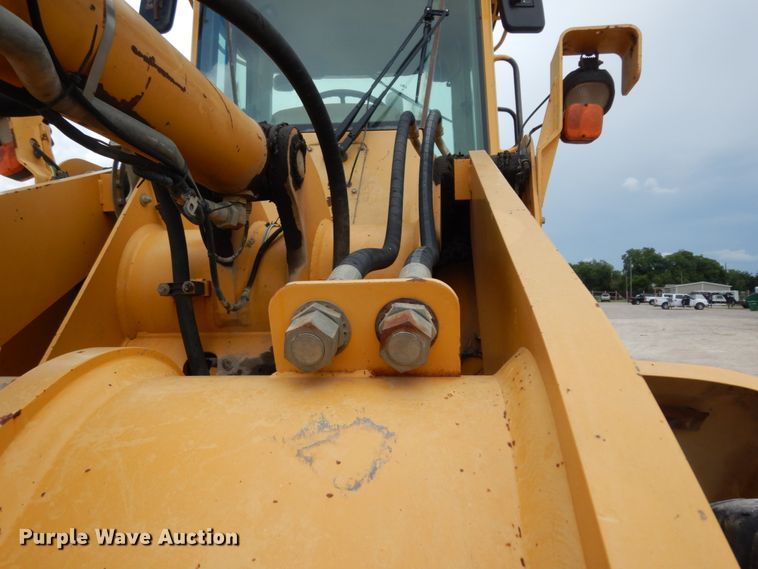 image for item DC2024 2000 John Deere 624H  wheel loader