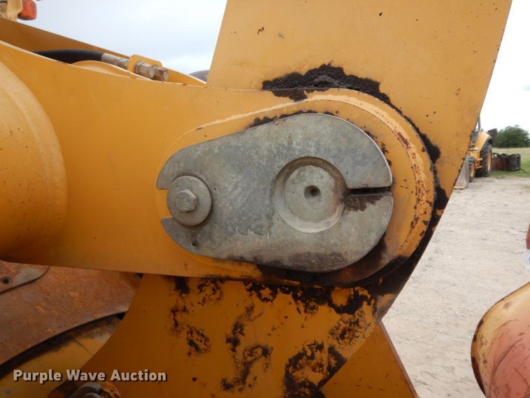 image for item DC2024 2000 John Deere 624H  wheel loader