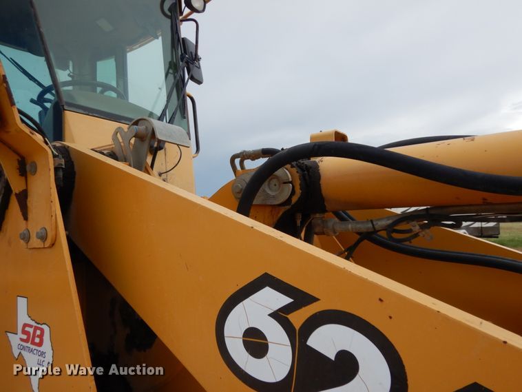 image for item DC2024 2000 John Deere 624H  wheel loader