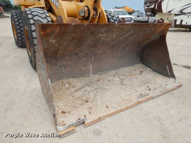 image for item DC2024 2000 John Deere 624H  wheel loader