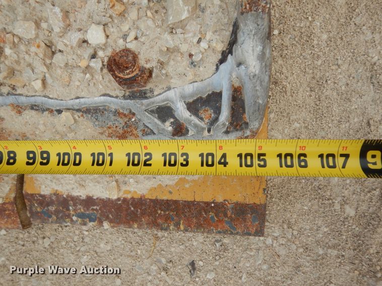 image for item DC2024 2000 John Deere 624H  wheel loader