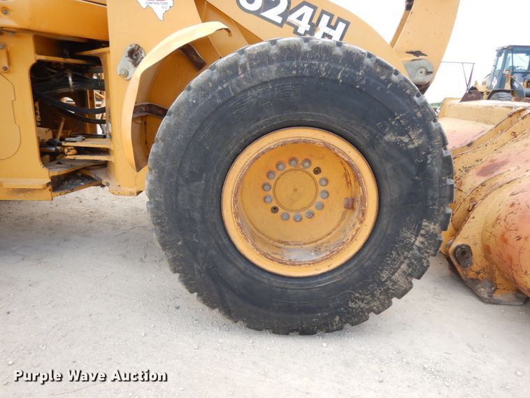 image for item DC2024 2000 John Deere 624H  wheel loader