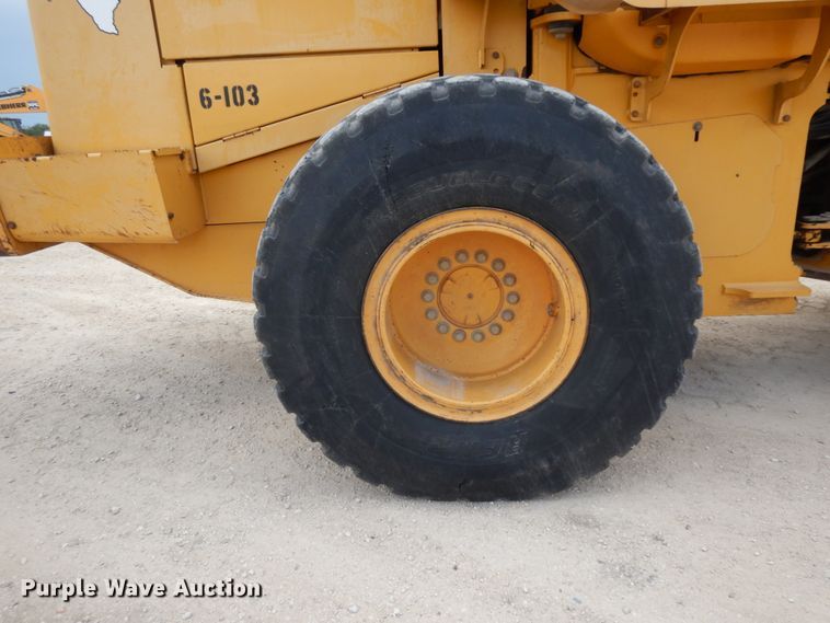 image for item DC2024 2000 John Deere 624H  wheel loader