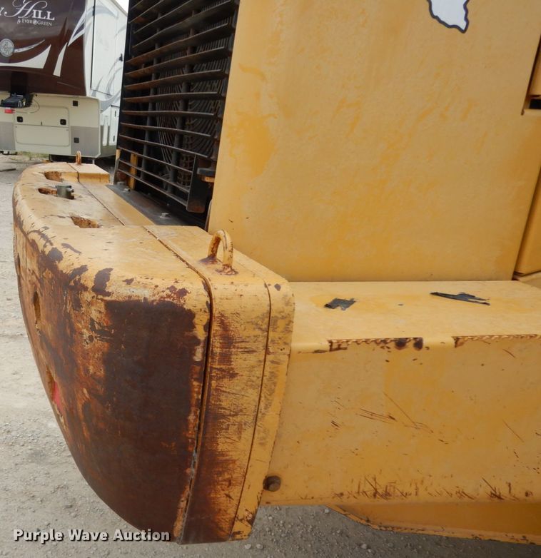 image for item DC2024 2000 John Deere 624H  wheel loader