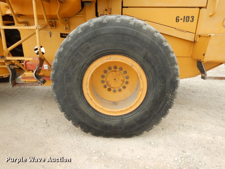 image for item DC2024 2000 John Deere 624H  wheel loader