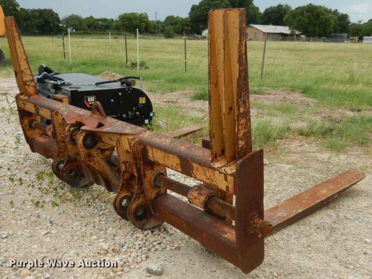 image for item DC2024 2000 John Deere 624H  wheel loader