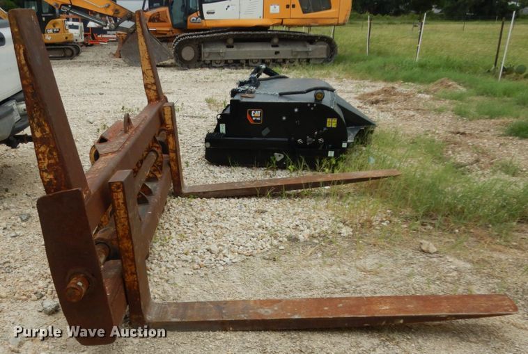 image for item DC2024 2000 John Deere 624H  wheel loader