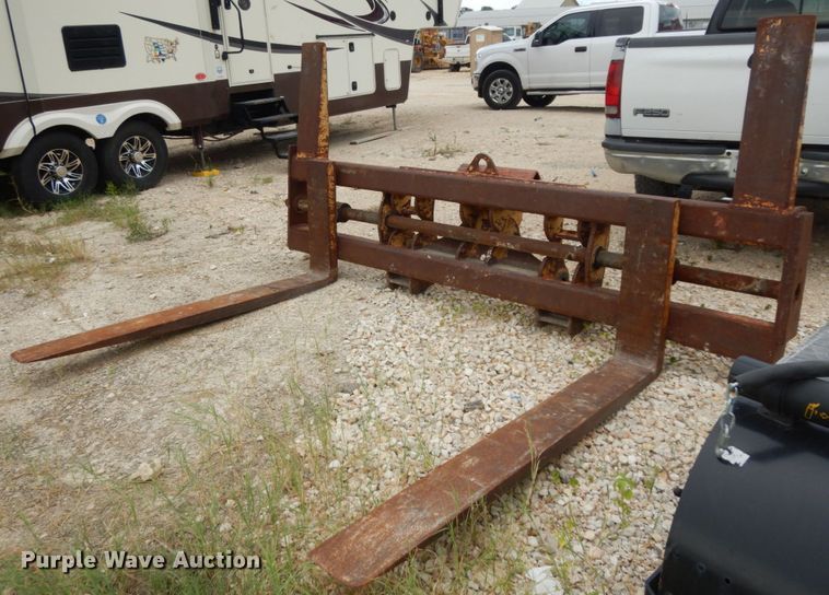 image for item DC2024 2000 John Deere 624H  wheel loader