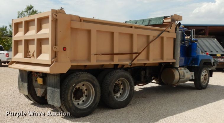 image for item DC2028 1993 Mack RD688S  dump truck